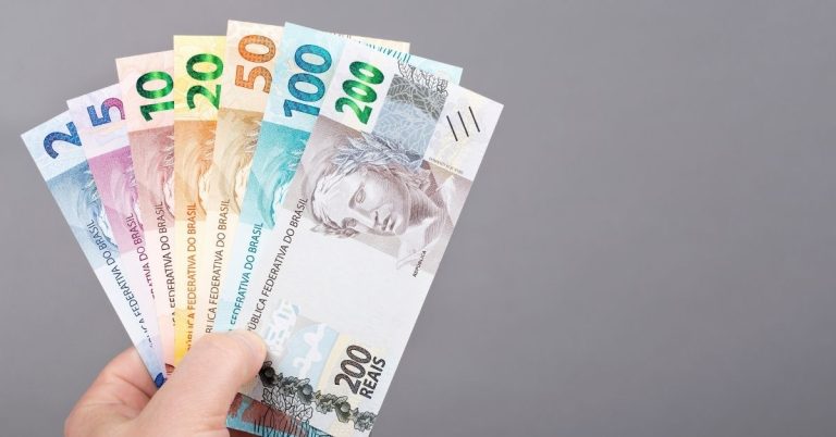 Décimo terceiro salário: como funciona, quem tem direito e como usar esse dinheiro extra com inteligência