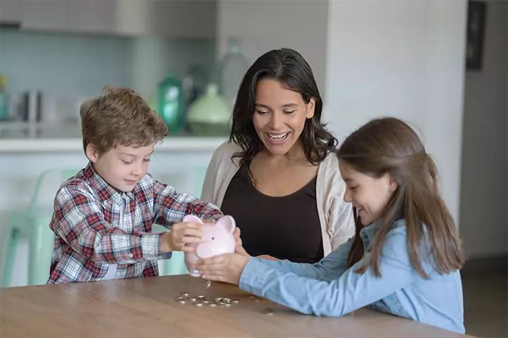 Saiba como ensinar educação financeira às crianças com estratégias simples, atividades práticas e orientações por idade para formar adultos mais conscientes e responsáveis com o dinheiro.