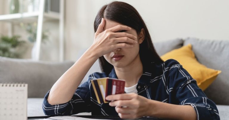 Como controlar gastos no cartão de crédito: estratégias para usar com consciência