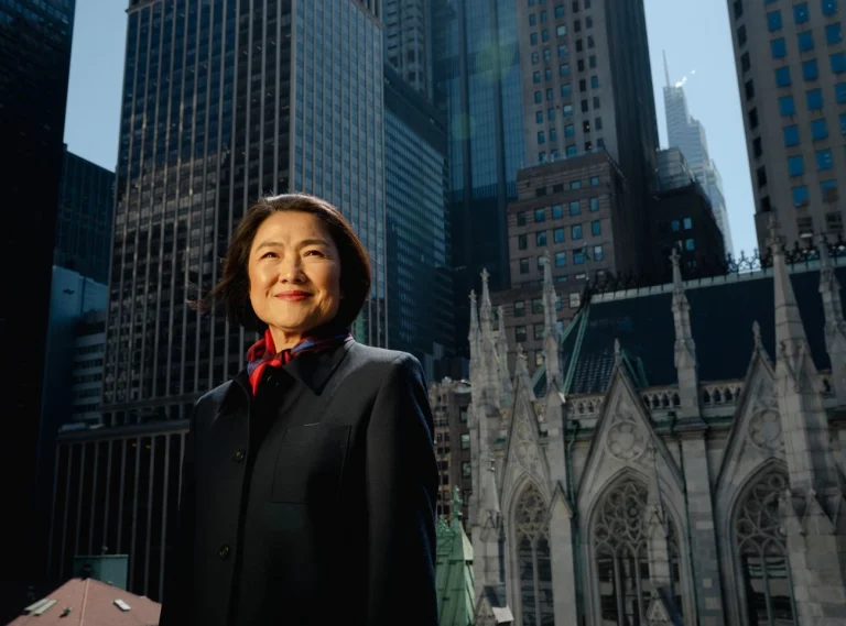 Zhang revoluciona Hong Kong com sucesso e fortuna