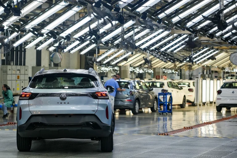 Financiamento de carros bate novo recorde mas taxas de inadimplência alcançam patamar perigoso agora para a Volkswagen