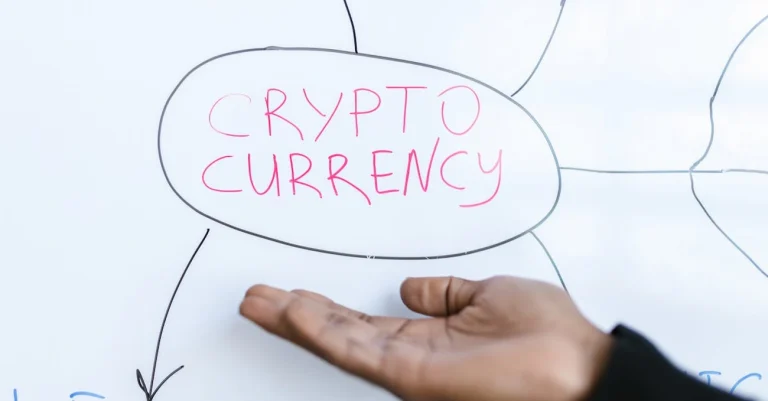 Tether ligada a PAC cripto de US$ 11 mi em contratos publicitários hoje