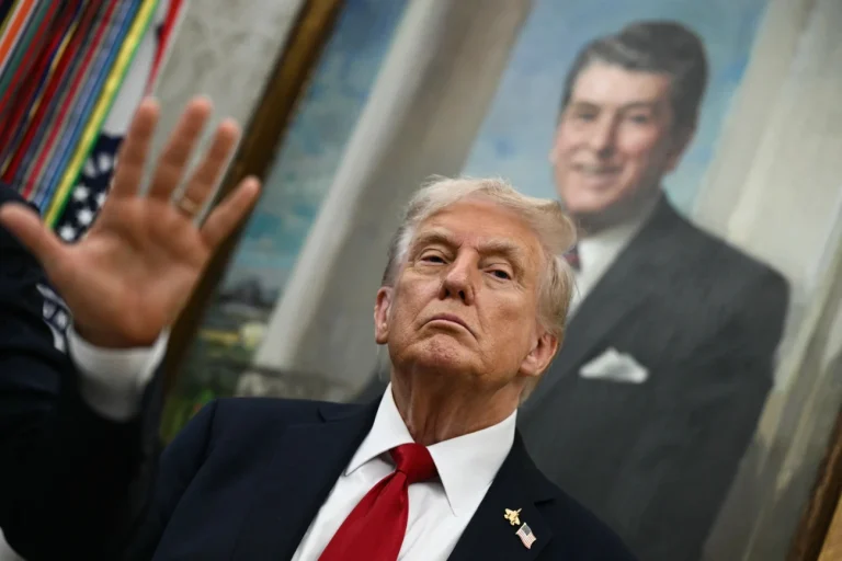 Trump ameaça desestabilizar mercado de petróleo com bloqueio no Estreito de Ormuz