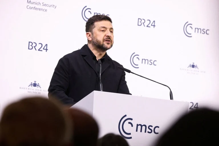 Zelensky confirma oleoduto Druzhba reativado agora liberando economia ucraniana com 90 bilhões de euros