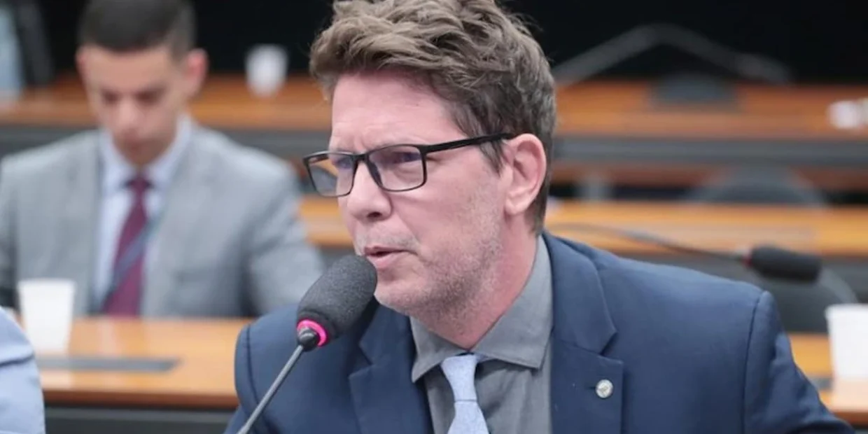 Mário Frias Desvenda Verdade sobre R$ 2,6M em Recursos para Filme Bolsonaro Agora